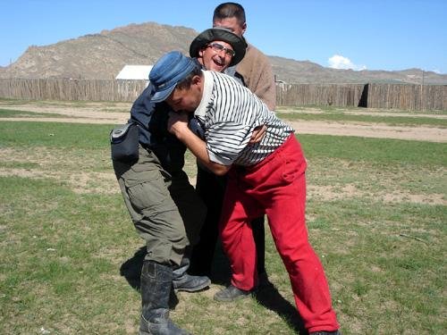 mong05__bri_wrestle.jpg