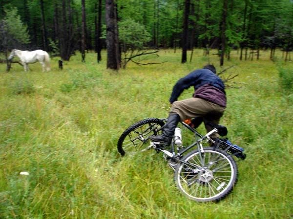 mong05__cycling_billygoat_fall.jpg