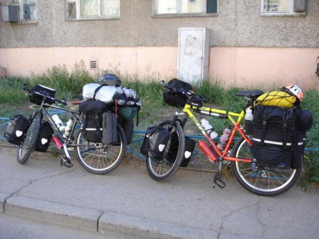 mong05__cycling_packed.jpg
