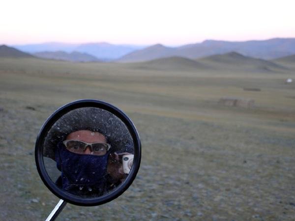 mong05__moto_mirror_us.jpg
