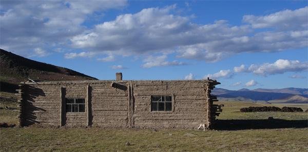 mong05__mud_house.jpg