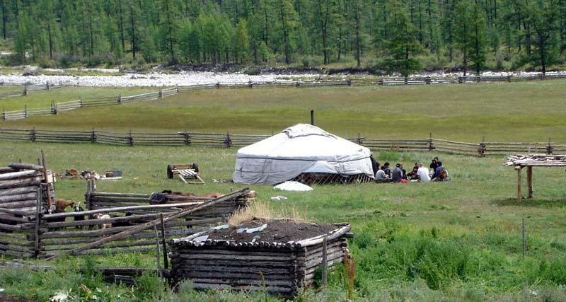 mong05__saridag_family_camp_ls.jpg