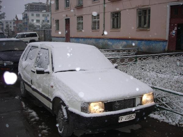 mong05__ub_snowcar.jpg